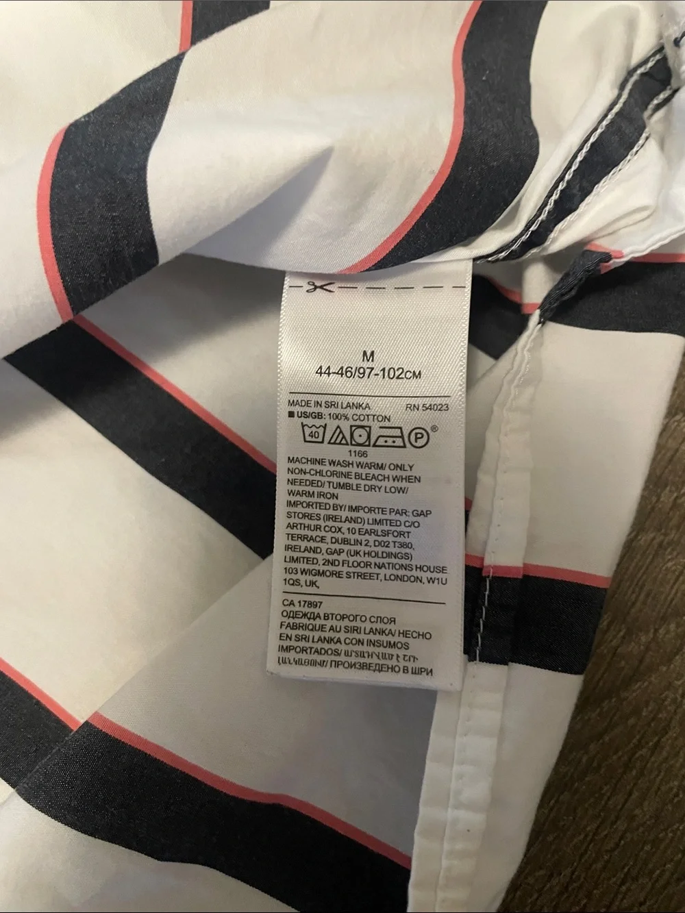 Banana Republic White Short-Sleeve Button up Shirt w/ Navy & Pink Stripes Medium